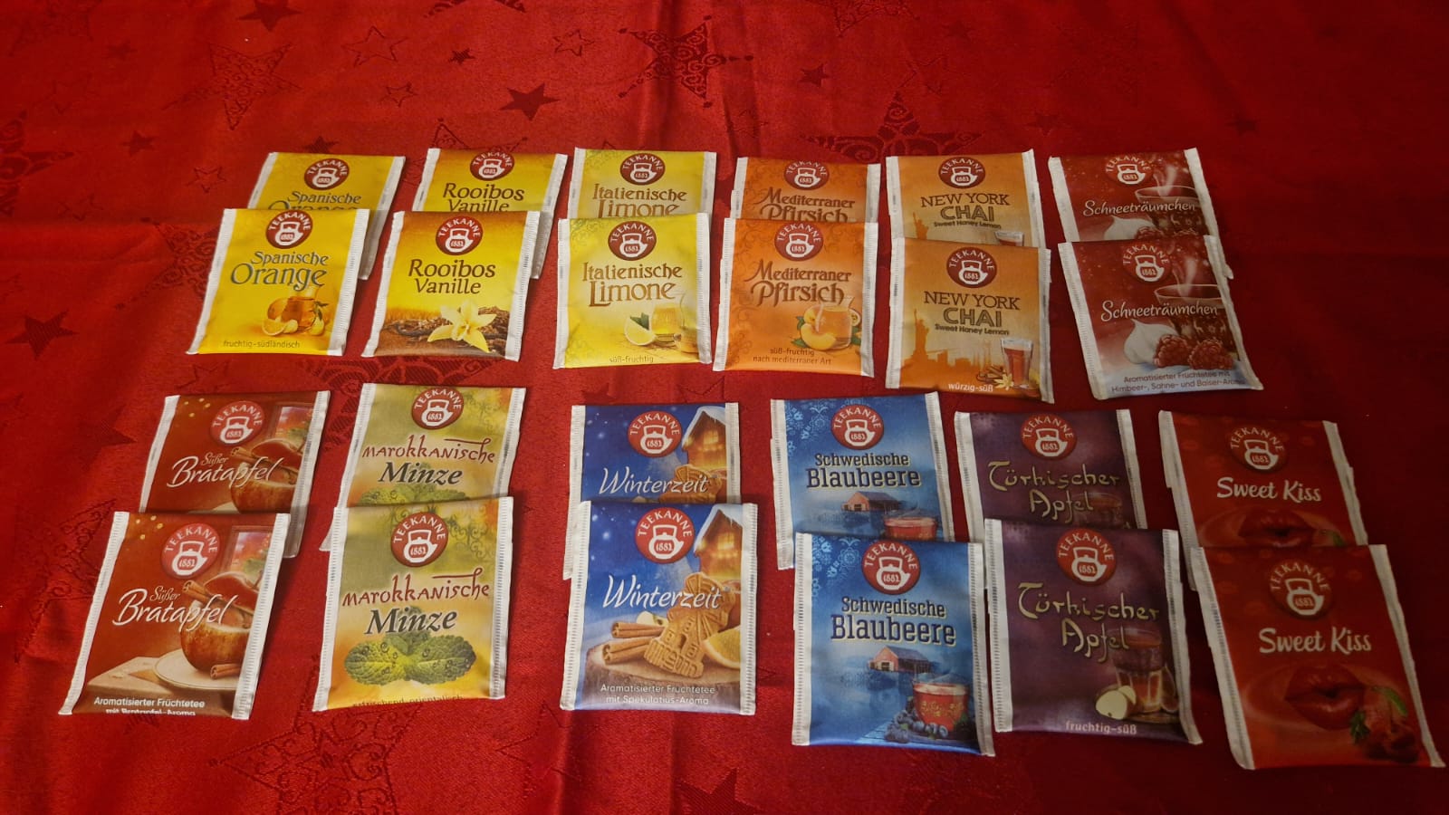 Zwölf Teesorten im Teekanne Adventskalender jeweils doppelt
