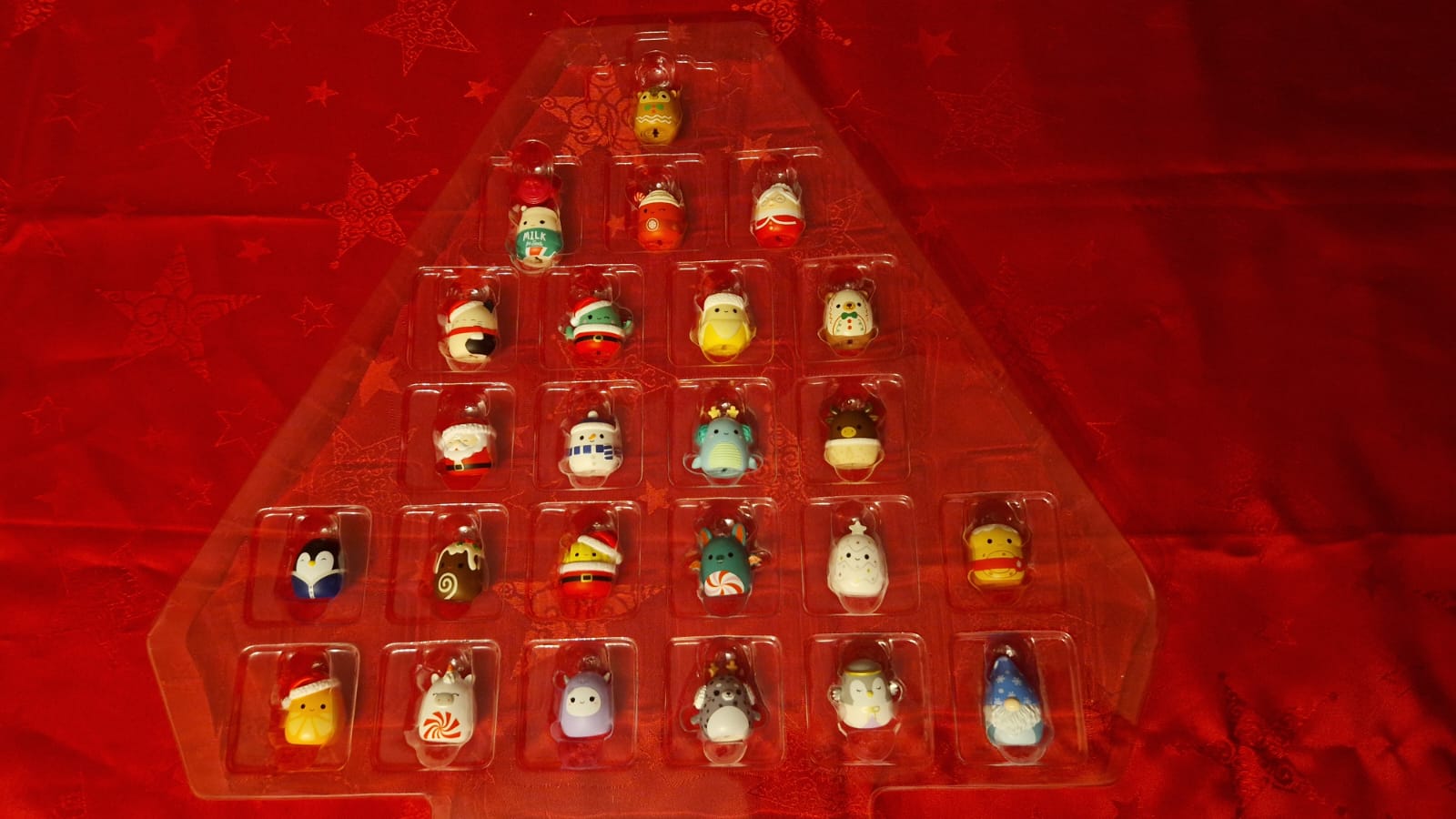 24 Mini-Squish aus dem Squishmallows Adventskalender 2026